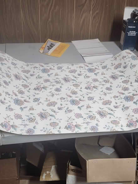 Photo of free partial wallpaper roll (Burlington) #1
