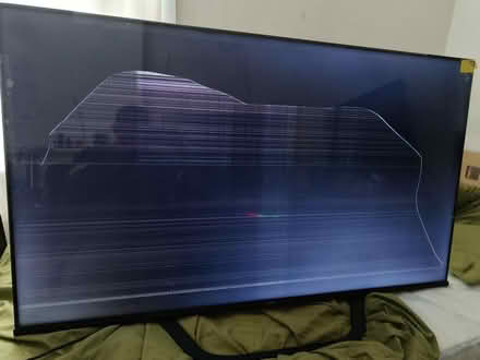 Photo of free Cracked screen Hisense 55 inch TV (Croydon CR0) #1