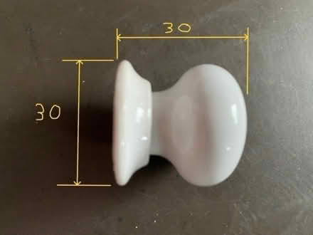 Photo of free Twelve White Porcelain Cupboard/Drawer Knobs (Wantage OX12) #3