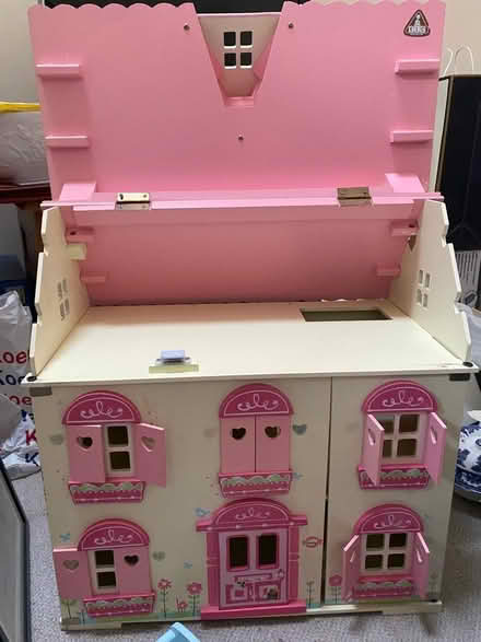 Photo of free Dolls house (N6) #2