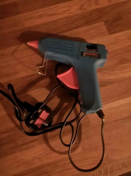 Photo of free Glue gun for crafts (SK3) #1