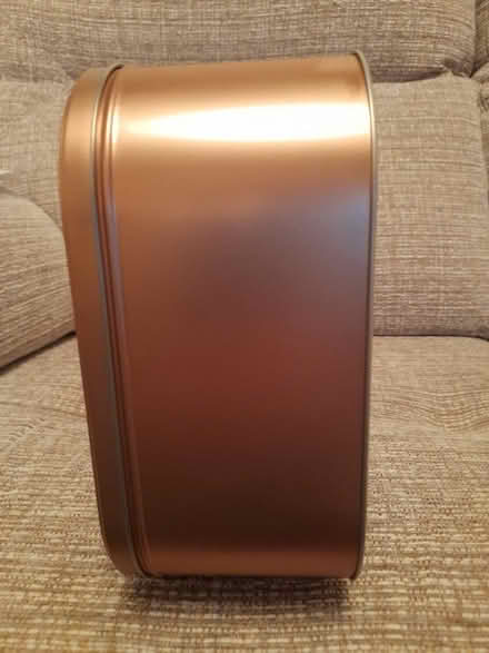 Photo of free Metal tin with lid (Leyland PR25) #2