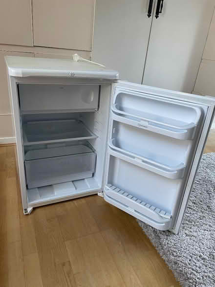 Photo of free Indesit counter fridge (Hendon NW4) #2