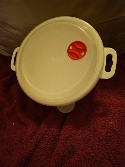 Photo of free Small white dish with lid (Newtown WN5) #1