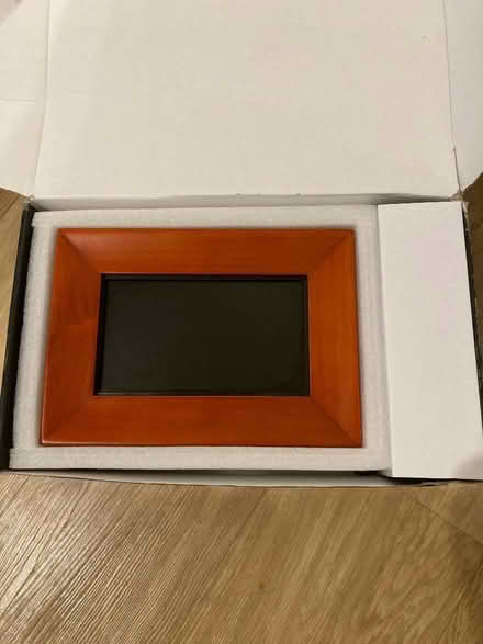 Photo of free Digital photo frame (Top Amersham HP6) #1