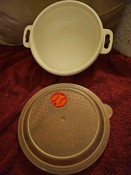 Photo of free Small white dish with lid (Newtown WN5) #2