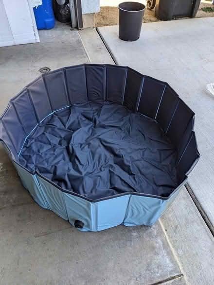 Photo of free kiddie/dog pool (Terra Vista Way and Pierce Ave) #1
