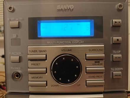 Photo of free Sanyo mini-music centre (Chesham HP5) #1
