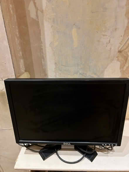 Photo of free Dell computer monitor (Crystal Palace/Sydenham SE26) #1