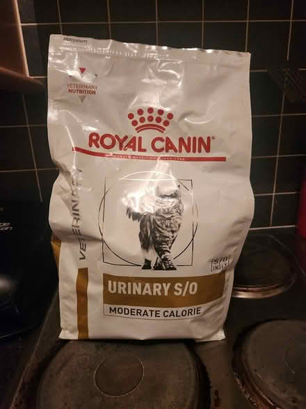 Photo of free Dry cat food (SO15) #3