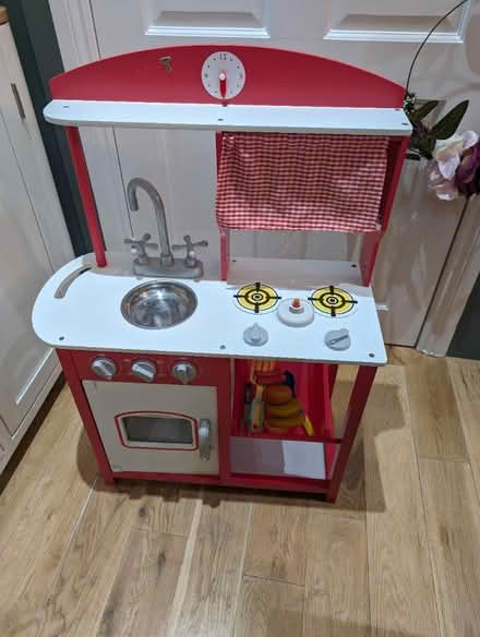 Photo of free Small toy kitchen (L37) #1
