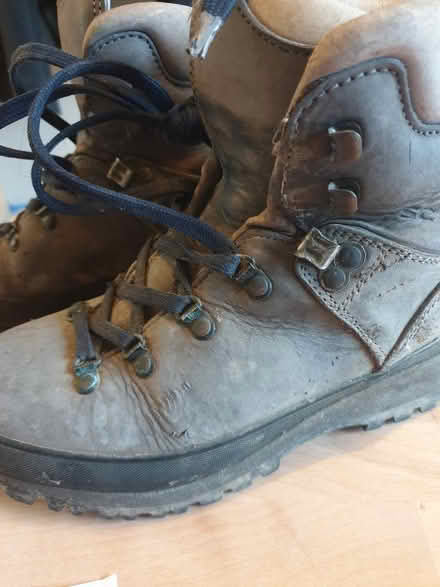 Photo of free Walking Boots (Wem SY4) #2