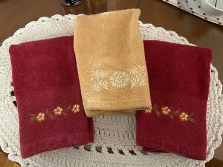 Photo of free Fingertip Towels-Red/Yellow (North Hollywood CA) #1