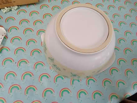Photo of free Melamine mixing bowl with pouring lip. (Wheatley OX33) #1