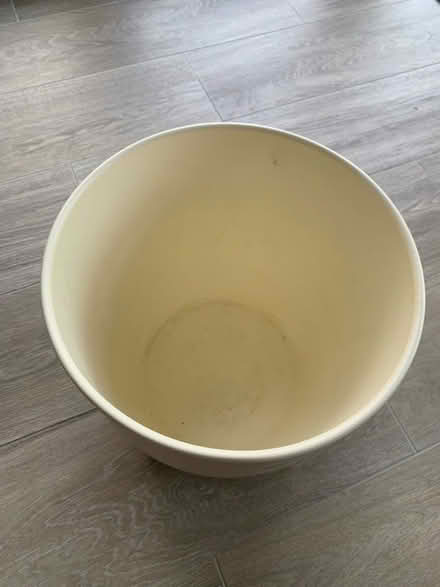 Photo of free Indoor plant pot (GL9) #2