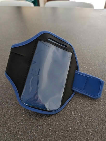 Photo of free Running armband for phone (Bearsted) #2