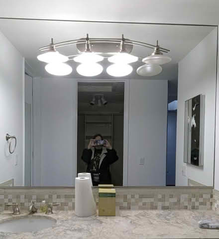 Photo of free Light fixture (Greenbrae) #1