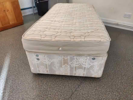 Photo of free Single bed (New Barnet EN4) #1
