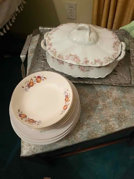 Photo of free Serving dish and misc dishes (7 Hills) #1