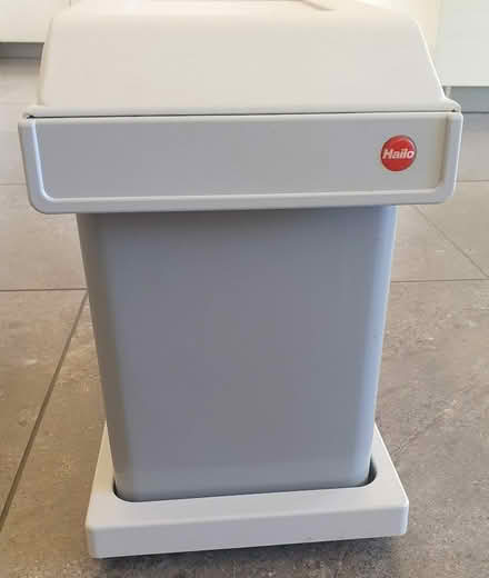 Photo of free Pull Out Kitchen Waste Bin (Wokingham RG40) #1
