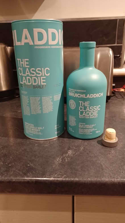 Photo of free Whisky bottle n tin (S10 crosspool) #1