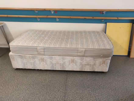 Photo of free Single bed (New Barnet EN4) #3