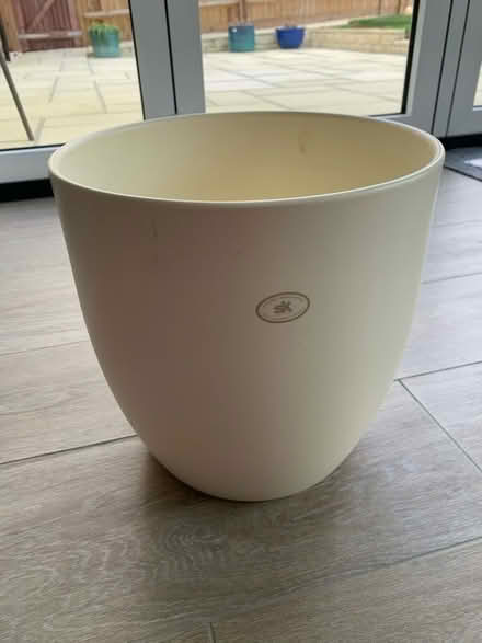 Photo of free Indoor plant pot (GL9) #1