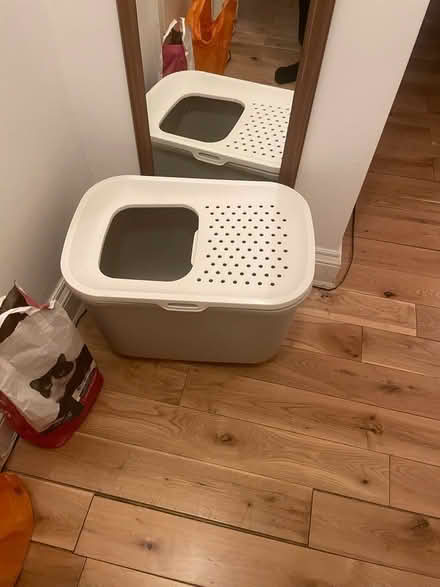 Photo of free Cat litter box (E8) #1