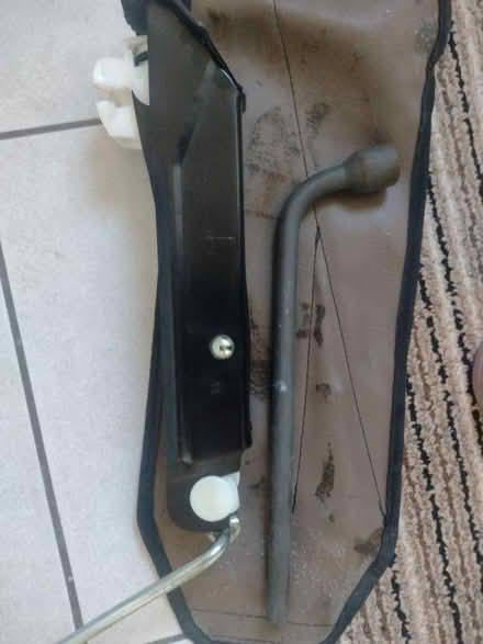 Photo of free Older Vauxhall Car Jack (Little Sutton CH66) #3