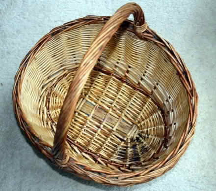 Photo of free wicker shopping basket (Billericay CM11) #2