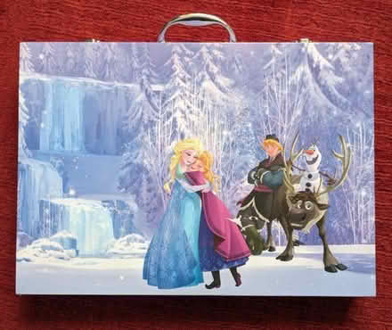 Photo of free Disney Frozen carry case (Springfield CM2) #3