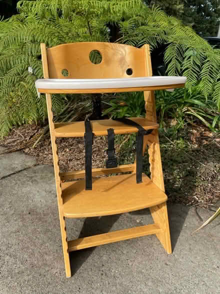 Photo of free Keekaroo high chair (Woodside Plaza - Redwood City) #1