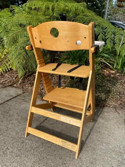 Photo of free Keekaroo high chair (Woodside Plaza - Redwood City) #2
