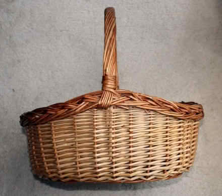 Photo of free wicker shopping basket (Billericay CM11) #1