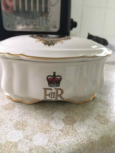 Photo of free Silver Jubilee trinket box (near leigh sinton road) #4
