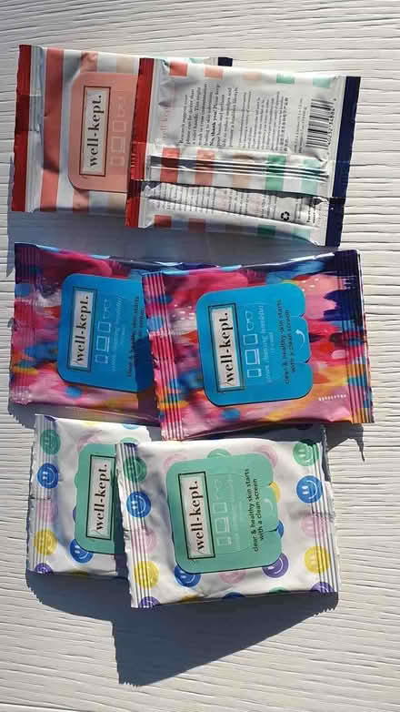 Photo of free Sets of 2 packs of 15 screen-cleaning towelettes (Mimbridge GU24) #1