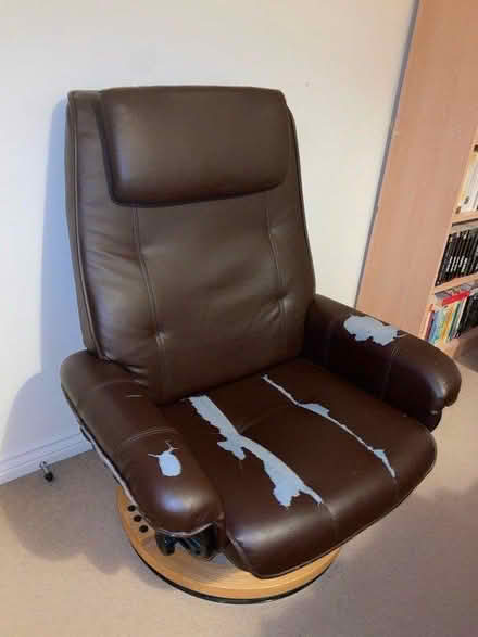 Photo of free Gaming Armchair (DE24) #1