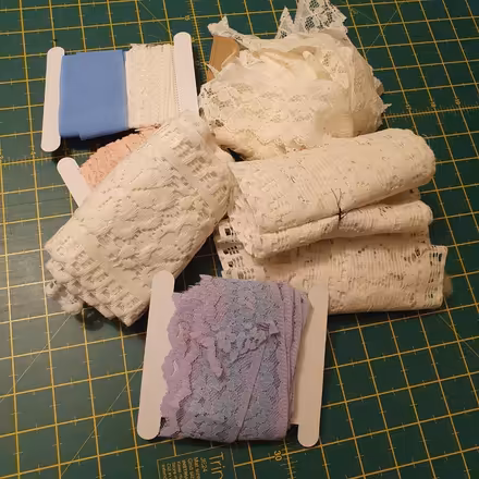 Photo of free Mixed bundle of lace (DE21) #1