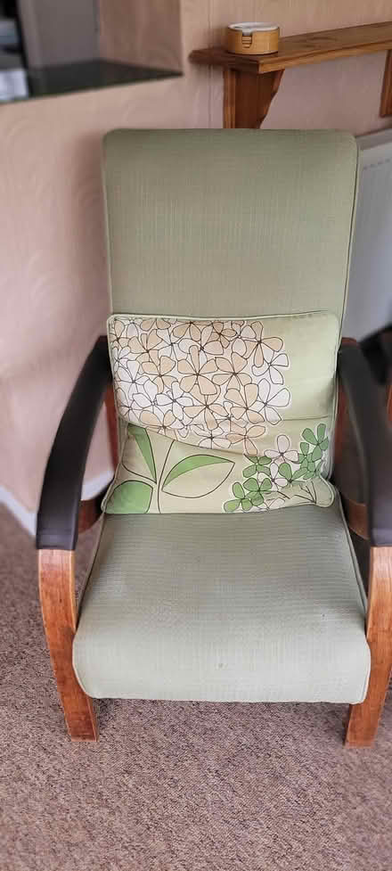 Photo of free Vintage Recling chairs (Fareham PO15) #2