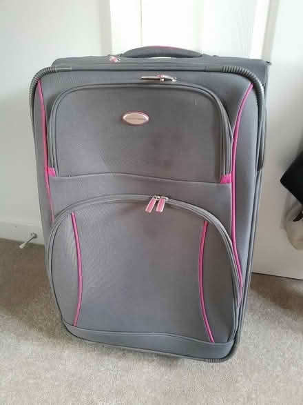 Photo of free Suitcase (Sutton Pools OX14) #2