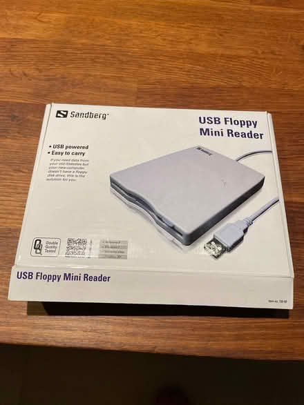 Photo of free USB Floppy disk reader (kenilworth CV8) #1