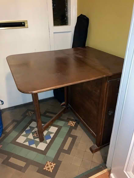 Photo of free 1930’s walnut veneer gate leg table (Shipley BD18) #2