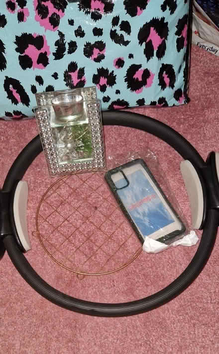 Photo of free Random bits (SE20) #1