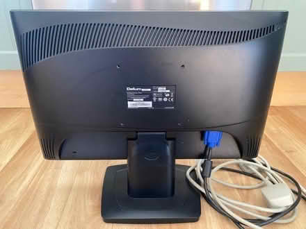 Photo of free Delium PC monitor VGA (Top Amersham HP6) #3