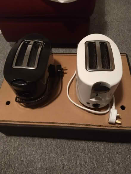 Photo of free 2 working toasters (Cambridge, off Newmarket rd) #1