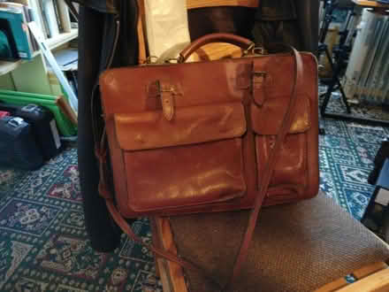 Photo of free leather briefcase/satchel (Meole Brace SY3) #1