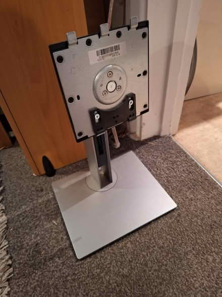 Photo of free HP monitor stand (Forest Hill SE26) #1
