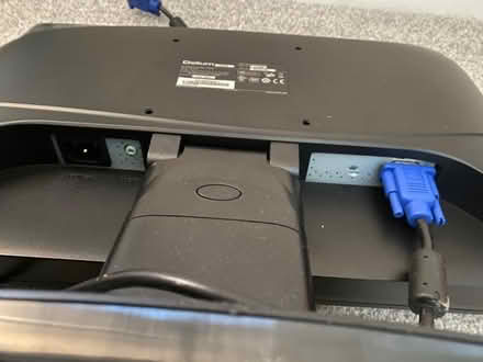 Photo of free Delium PC monitor VGA (Top Amersham HP6) #2