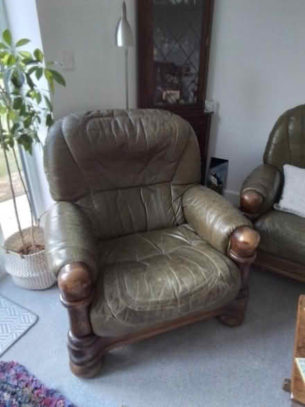 Photo of free Leather Suite (Pilsley S45) #1