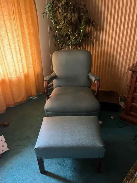 Photo of free Vintage chairs (7 Hills) #2